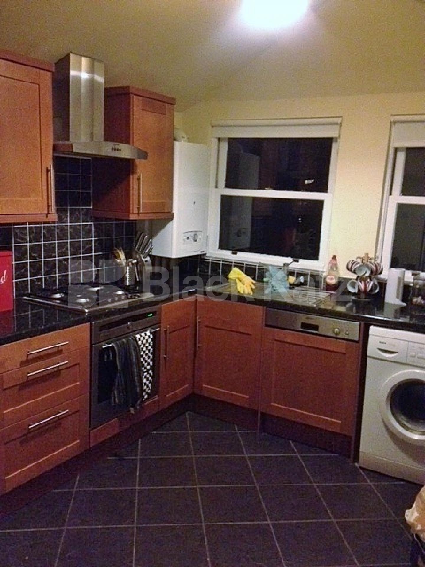 			2 Bedroom, 1 bath, 1 reception Flat			 Kempshott Road, Streatham  SW16